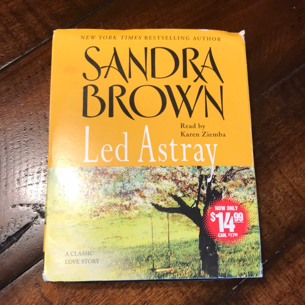 CD Book - Sandra Brown, Led Astray